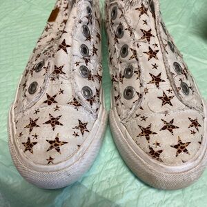 Star Patterned Slip-On Sneakers
